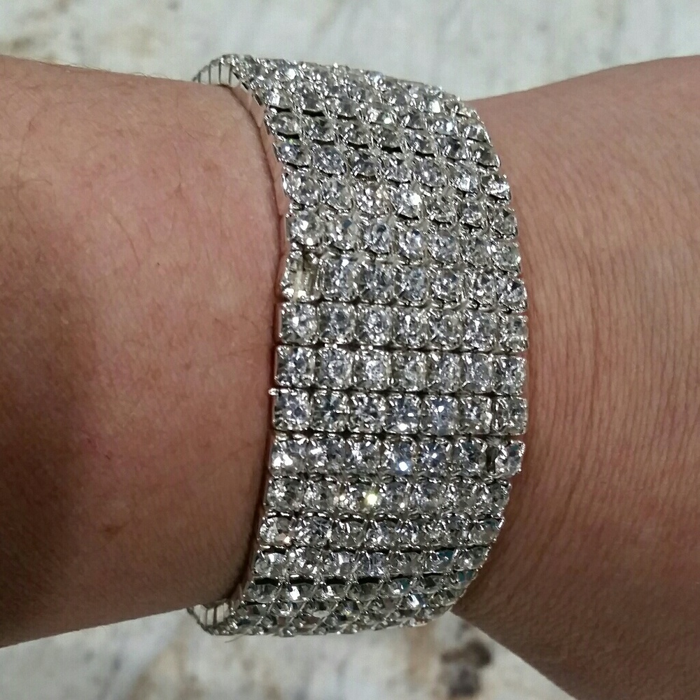 Expandable Rhinestone Bracelet - Picture 3 of 3